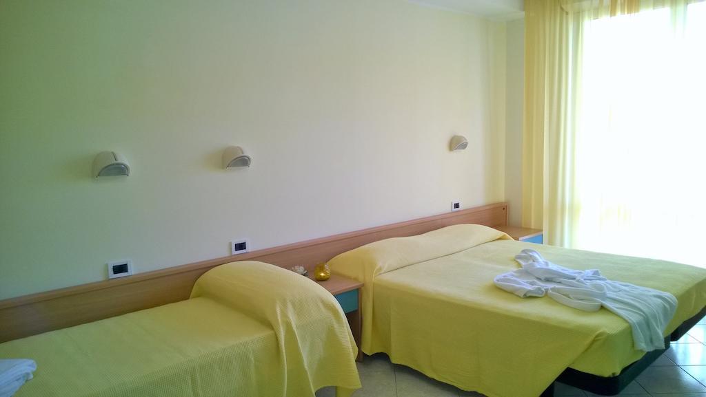Hotel Paola Garden - Nuova Gestione Bellariva Di Rimini Стая снимка